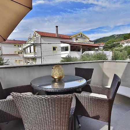 Apartments Ruzica Banjol Екстер'єр фото