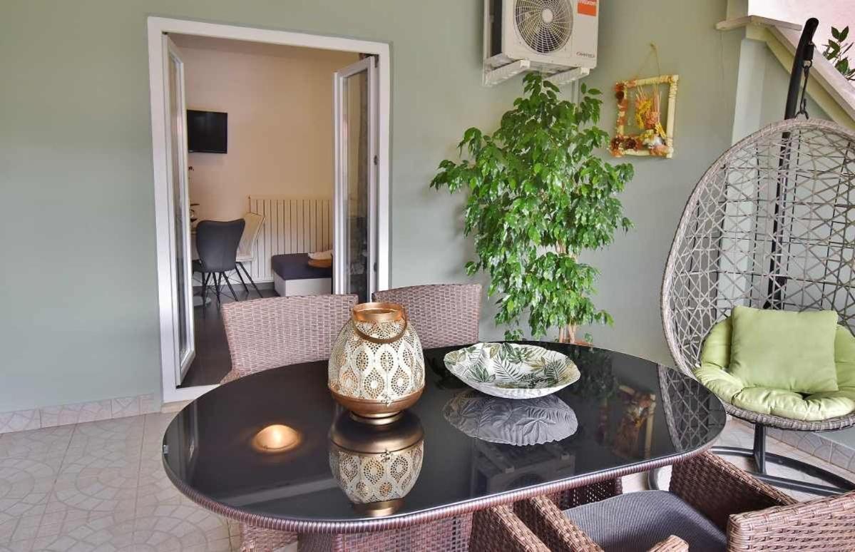 Apartments Ruzica Banjol Екстер'єр фото